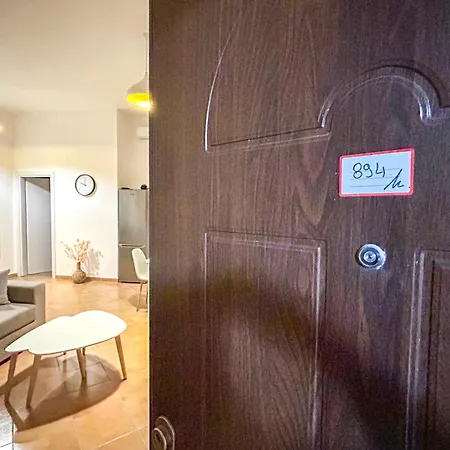 1 Bedroom Apartment *