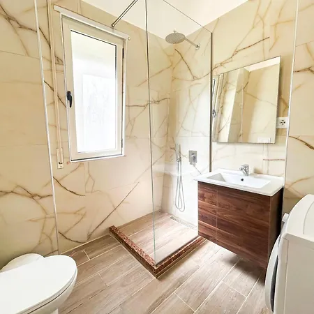 Apartment 1 Bedroom *