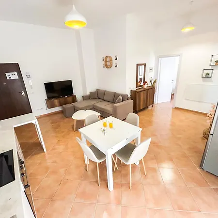 1 Bedroom Apartment *